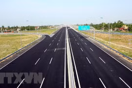 PM directs hastening Trung Luong-My Thuan highway construction 