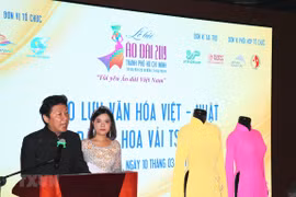 Ao Dai embellished with Japan’s Tsumami flowers
