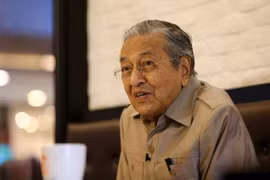 Malaysia, China seek to boost defence cooperation 