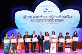 Winners of Vietnam Tourism Awards 2019 honoured