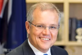 Australian PM begins official visit to Vietnam