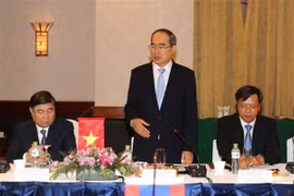 Ho Chi Minh City, Vientiane leaders hold talks 