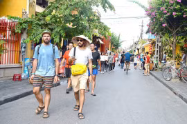 Foreign arrivals surge over 14 percent in August