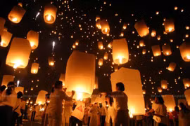 Thailand cancels hundreds of flights during festival 