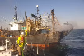 Vietnamese sailor missing in fishing boat fire off RoK waters
