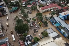 Leaders send condolences to Philippines over storm losses 