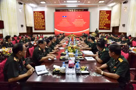 High-ranking delegation of Lao army visit Military Zone 9
