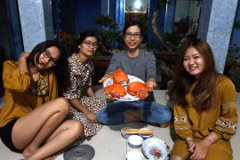 As tourism booms, young people turn to homestay business