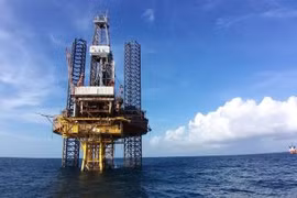 Vietsovpetro welcomes first oil flow from Bach Ho field’s BK-20 rig