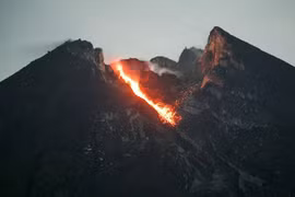 Earthquake hits Philippines, volcano erupts in Indonesia