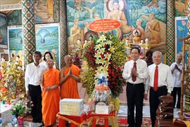 Front president pays Chol Chnam Thmay visit to Soc Trang