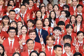 PM hails efforts of Vietnam sports delegation at SEA Games 30