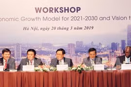 Seminar talks Vietnam’s economic growth model 