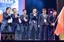 Vietnam win two golds, four silvers at Int’l Mathematical Olympiad