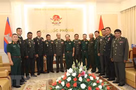 Vietnam, Cambodia look to strengthen defence ties 
