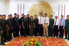 Cambodian officials share New Year joy with Soc Trang province