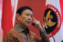 Indonesian security minister stabbed by man with knife 