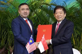 Train project linking Singapore, Malaysia suspended