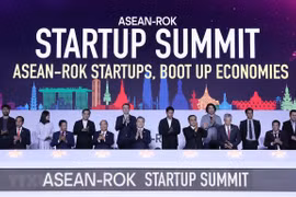 Vietnamese PM attends ASEAN-RoK Start-up Summit