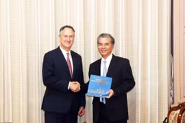HCM City, US company cooperate in boosting online payment