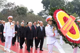 Leaders pay tribute to President Ho Chi Minh on Party’s founding anniversary