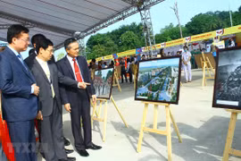 Festival features Vietnam-Laos special ties