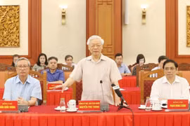Former leaders give feedback on draft political report