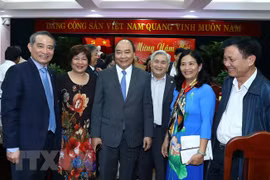 PM meets with officials in Central region 