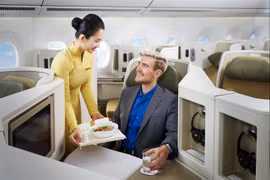 Vietnam Airlines wins two travel awards