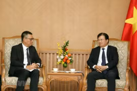 Deputy PM urges Thai group to accelerate pace of refinery project