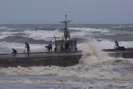 Philippines bans gov't officials from travelling abroad during disasters, emergencies