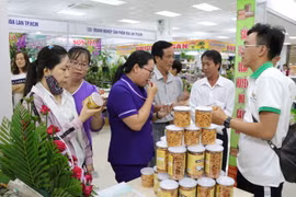 Mekong Delta’s first one commune-one product fair opens 