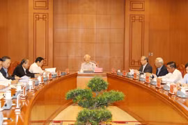 Top leader requests prompt settlement of serious corruption cases