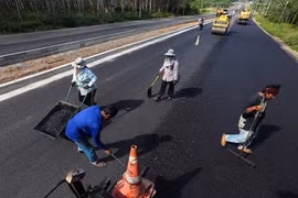 Thail gov’t continues to promote use of rubber resin in road construction