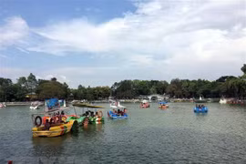 HCM City celebrates national holidays with various activities 