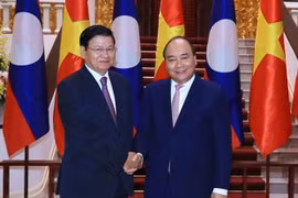 Lao Prime Minister pays official visit to Vietnam