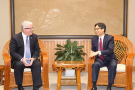 Deputy PM hails ambassador's dedication to Vietnam-Australia ties