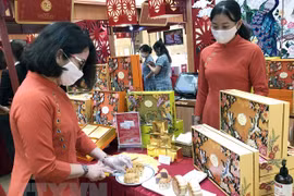 Mooncake food safety tightened amid COVID-19