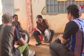 Keeping gongs ringing out forever