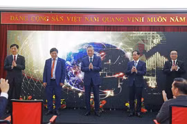 General Secretary of the Communist Party of Vietnam Central Committee To Lam (C) and other delegates at the opening ceremony of Hanoi – Kuala Lumpur direct air route of Vietjet Air on November 23. (Photo: VNA)