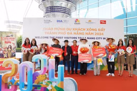 Vietjet jubilantly welcomes int'l passengers on first New Year day