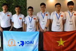 Students from Hanoi-Amsterdam High School for the Gifted bags the bronze medal at IOAI 2024 in Bulgaria. (Phloto: https://nhandan.vn/)