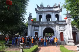Smart travel cards issued at Van Mieu - Quoc Tu Giam