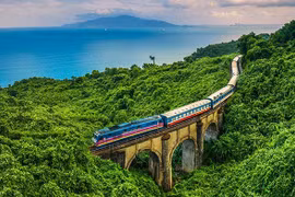 Railway sector expects over 200 mln USD to upgrade weak bridges, tunnels
