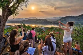 Lao relaxes its visa policy to attract more international visitors. (Photo: Laotiantimes)