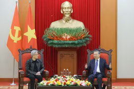 Party General Secretary To Lam (R) receives President and CEO of NVIDIA Jensen Huang in Hanoi on December 6. (Photo: VNA)
