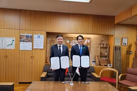 Vietnam and Japan sign an MoU on enhancing forest management collaboration. (Photo: VNA)