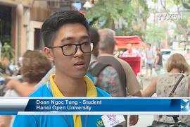 Young volunteers promote capital city’s image