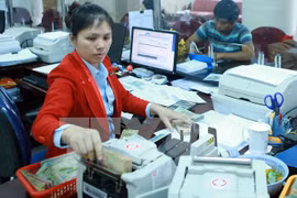 Commercial banks reduce interest rate for short-term loans