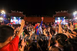 Hanoians enjoy nostalgic Mid-Autumn festival 